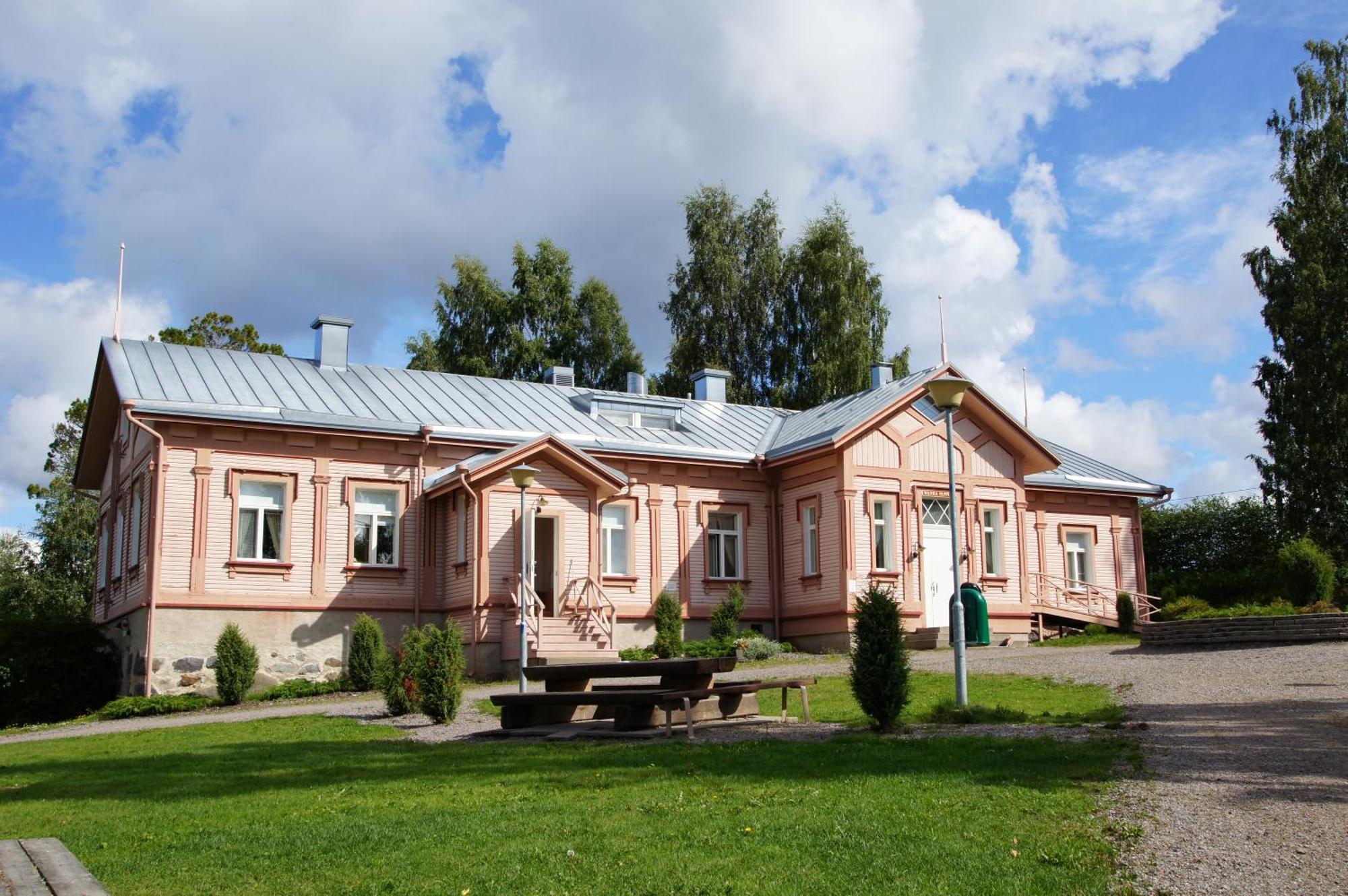 Savonlinnan Kansanopisto - Wanha Pappila Экстерьер фото
